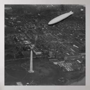 The US Airship 'USS Los Angeles' ZR3 flying over Poster