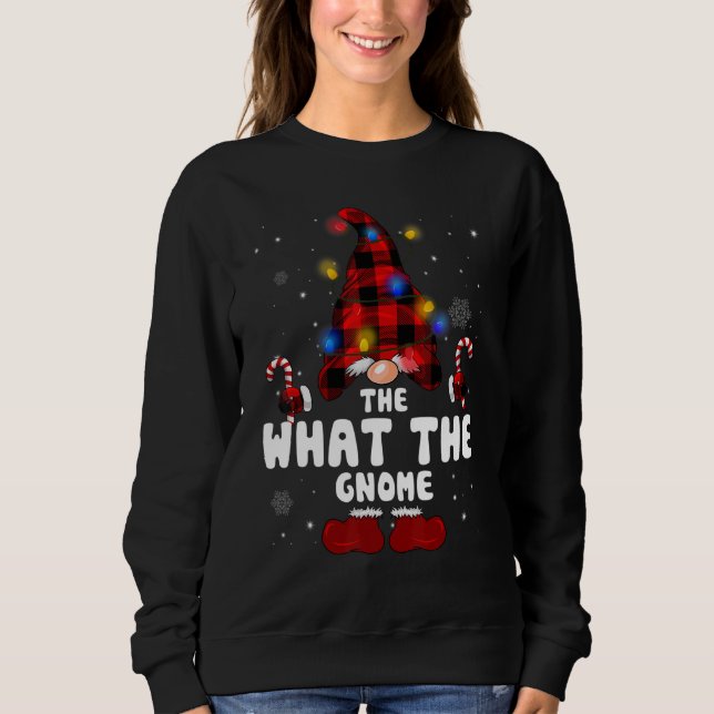 The What The Gnome Buffalo Plaid Christmas Tree Li Sweatshirt (Vorderseite)