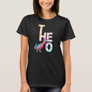 Theo Coole Jungen Name mit farbenfrohen Dinosaurie T-Shirt