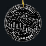 Theodore Roosevelt Nationalpark Monoline Keramik Ornament<br><div class="desc">Theodore Roosevelt Vektorgrafik Design. Der Park ist ein amerikanischer Nationalpark,  der drei geographisch getrennte Gebiete von Badlands im Western Nord-Dakota umfasst.</div>