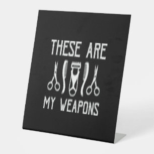 These are my weapons sockelschild