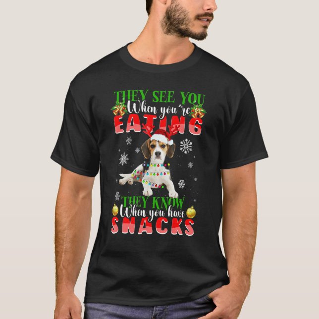 They See You Eating Christmas Reindeer Santa Beagl T-Shirt (Vorderseite)