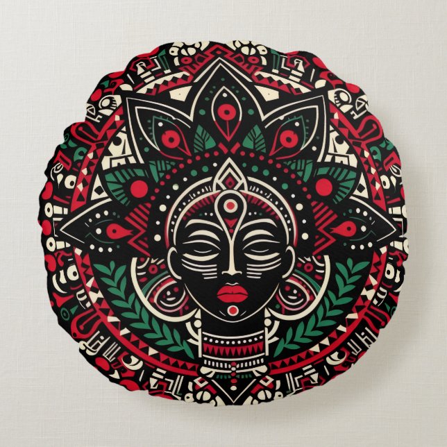 Theyyam Spirit Pillow – Vibrant Indian Folk Art Rundes Kissen (Vorderseite)