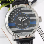 Thin Blue Line - Pensionierung - Danke Polizei Armbanduhr<br><div class="desc">Feiern Sie und zeigen Sie Ihre Wertschätzung zu einem herausragenden Polizeibeamten mit dieser Thin Blue Line Danke Police Watch - American Flag Design in Polizei Flag Farben , Not leidendes Design . Perfekt für Service-Auszeichnungen und Geschenke für die Polizeirezeption . Personalisieren Sie mit Namen, Jahren des Dienstes und Service Jahre....</div>