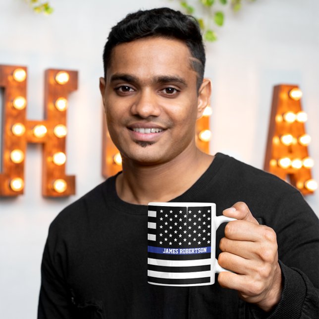 Thin Blue Line - Personalisierte amerikanische Fla Tasse (Von Creator hochgeladen)