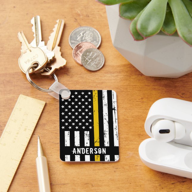 Thin Gold Line Flag Rustikaler Personalisierter Di Schlüsselanhänger (Schreibtisch)