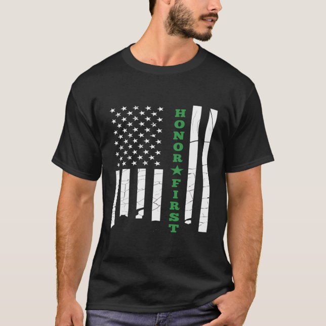 Thin Green Line American Flag Usa Hoodie T-Shirt (Vorderseite)