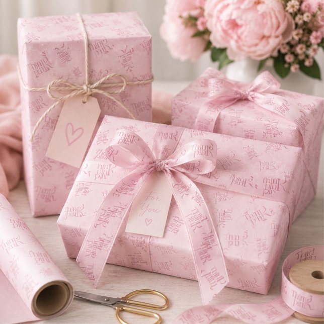 Think Pink Watercolor-Muster-Monogramm  Geschenkpapier (Von Creator hochgeladen)