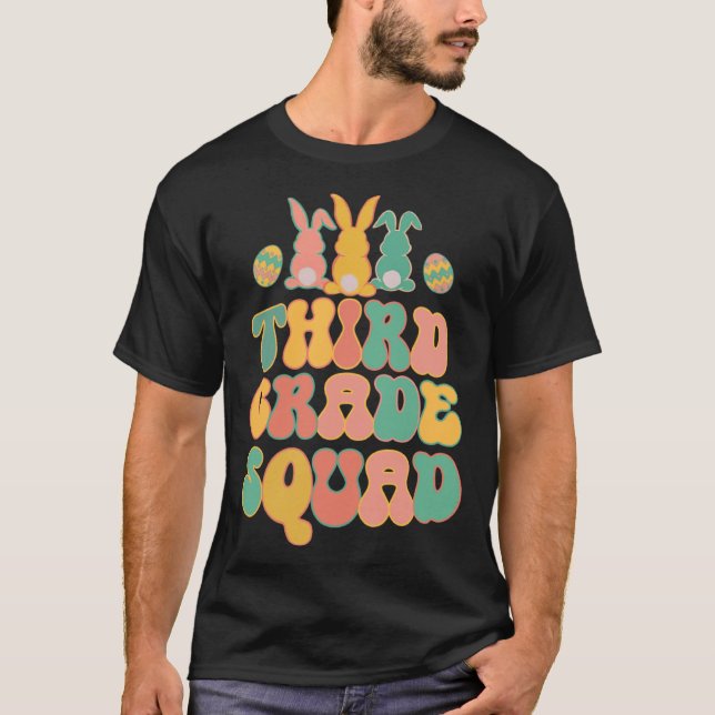 Third Grad Squad Teacher  Retro Groovy Easter Bunn T-Shirt (Vorderseite)