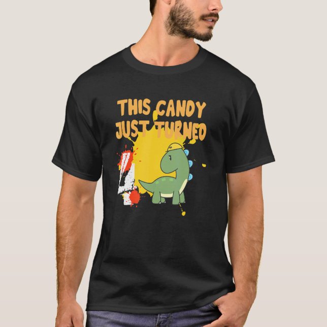 This Candy Just Turned 4 Apparel T-Shirt (Vorderseite)