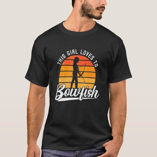 This Girl Loves Retro Fish Hunting Bow Fisherman B T-Shirt (Vorderseite)