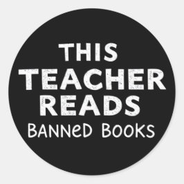 This Teacher Reads Banned Books Graphic Runder Aufkleber