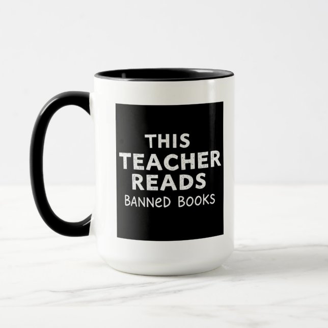 This Teacher Reads Banned Books Graphic Tasse (Links)