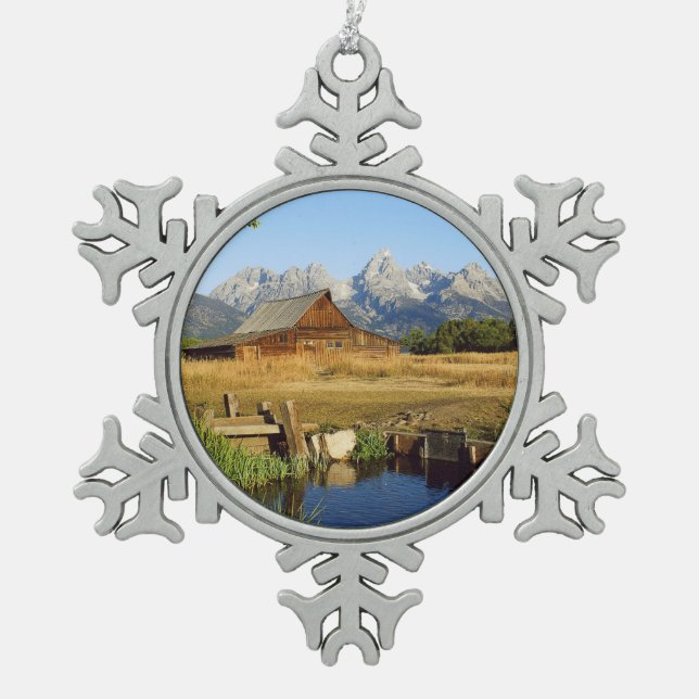 Thomas A. Moulton Barn Schneeflocken Zinn-Ornament (Vorderseite)