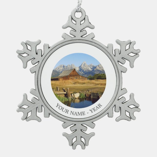 Thomas A. Moulton Barn Schneeflocken Zinn-Ornament (Vorderseite)