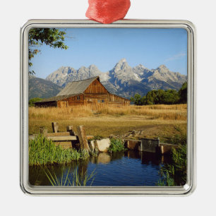 Thomas A. Moulton Barn Silbernes Ornament