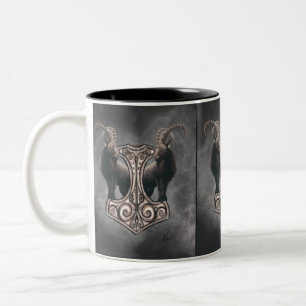 Thor's Might: Mjölnir und der Thunderous Companion Zweifarbige Tasse
