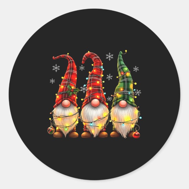Three Gnomes Men Women Buffalo Plaid Red Christmas Runder Aufkleber (Vorderseite)
