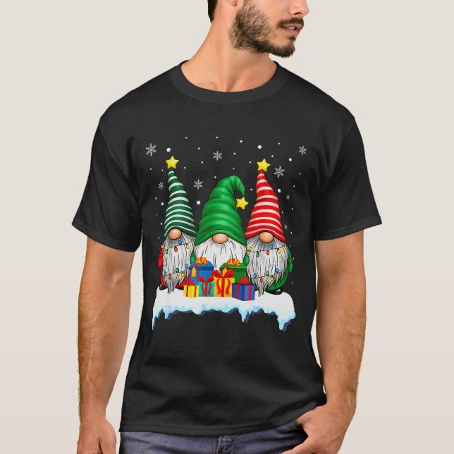 Three Gnomes Tree Lights Men Women Matching Xmas H T-Shirt (Vorderseite)