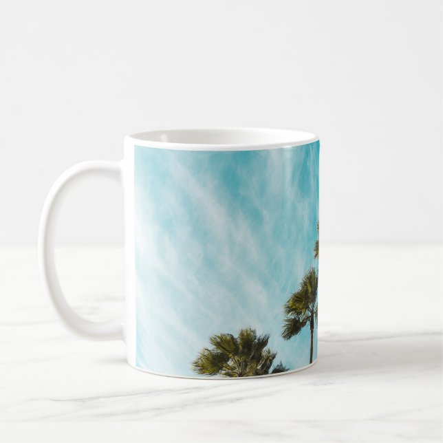 Three green leaf trees below cirus clouds kaffeetasse (Links)