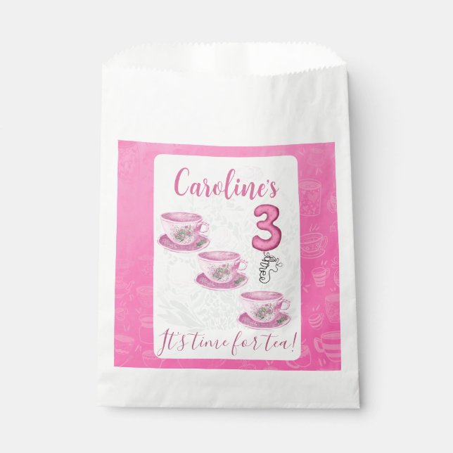 Three It’s Time for Tea 3rd Birthday Invitation Geschenktütchen (Vorderseite)