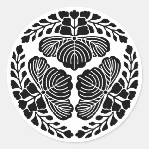 Three paulownia blooms, heads facing outward runder aufkleber