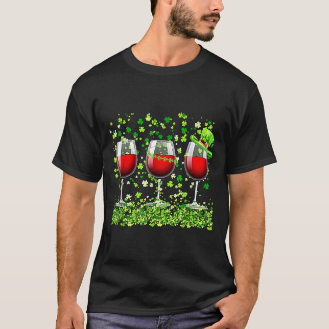 Three Wine Glasses C Kleeblatt St Patrick Day Iris T-Shirt (Vorderseite)