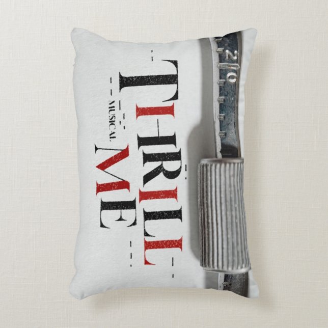 THRILL ME Accent Pillow Dekokissen (Vorderseite(Vertikal))