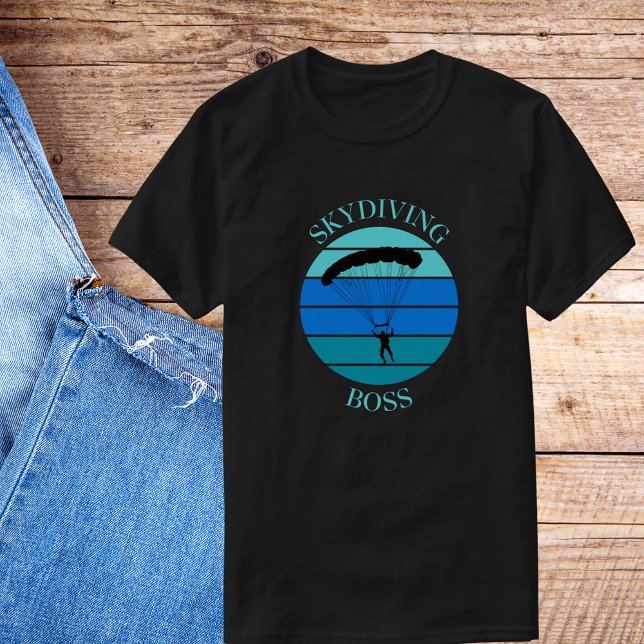 Thrill Seeking Skydiving Enthusiast T-Shirt (Von Creator hochgeladen)
