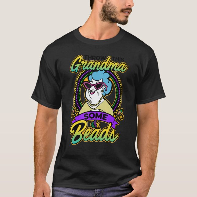Throw This Grandma Some Beads Beadwork Hand Stitch T-Shirt (Vorderseite)