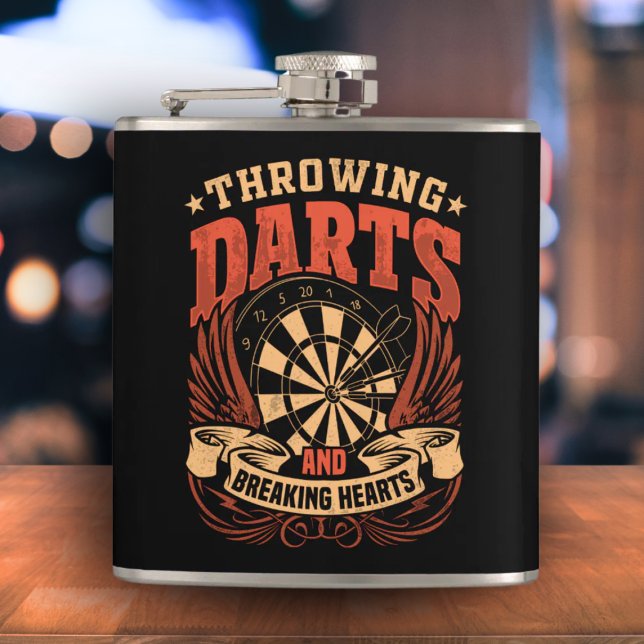 Throwing Darts Breaking Hearts Flask 6 oz. Flachmann (Von Creator hochgeladen)