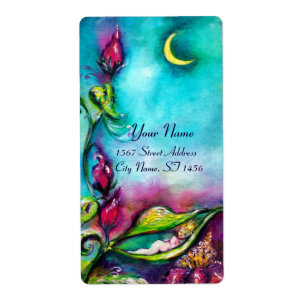 THUMBELINA SLEEPING ZWISCHEN BLÄTTER DER ROSE