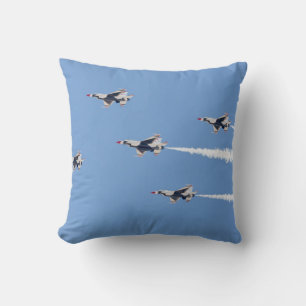 Thunderbirds F-16, welche die Fünfkarte Bildung Kissen