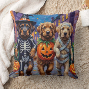 Tibet-Mastiff-Hunde in Halloween-Kostümen Kissen