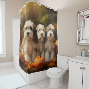 Tibetan Terrier Welpe Herbstfreude Kürbis Duschvorhang