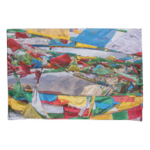 tibetische Landschaft mit Gebetsfahnen - Himalaya