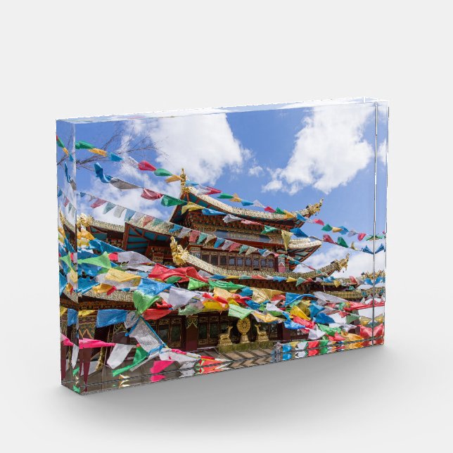 Tibettempel mit Gebetsfahnen - Yunnan, China Fotoblock (Links)