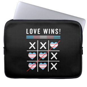 Tic Tac Toe Liebe gewinnt LGBTQ Transgender Pride Laptopschutzhülle