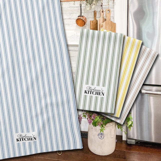 Tickende Streifen Vintage Farmhaus Blau Geschirrtuch (Vintage farmhouse style towels with ticking stripes add a touch of charm to your kitchen decor.)