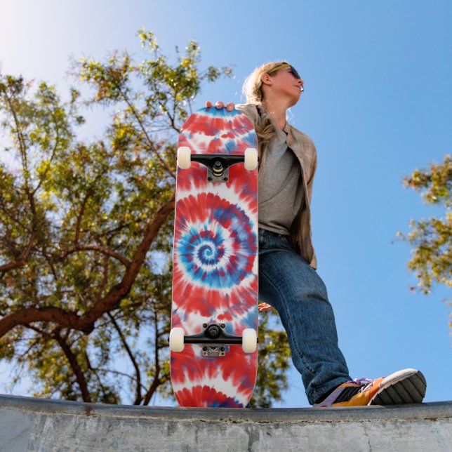 Tie-Dye Skateboard (Außenbereich 1)