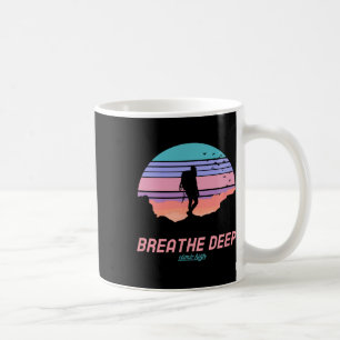 Tief atmen, hoch steigen - Wandern Kaffeetasse