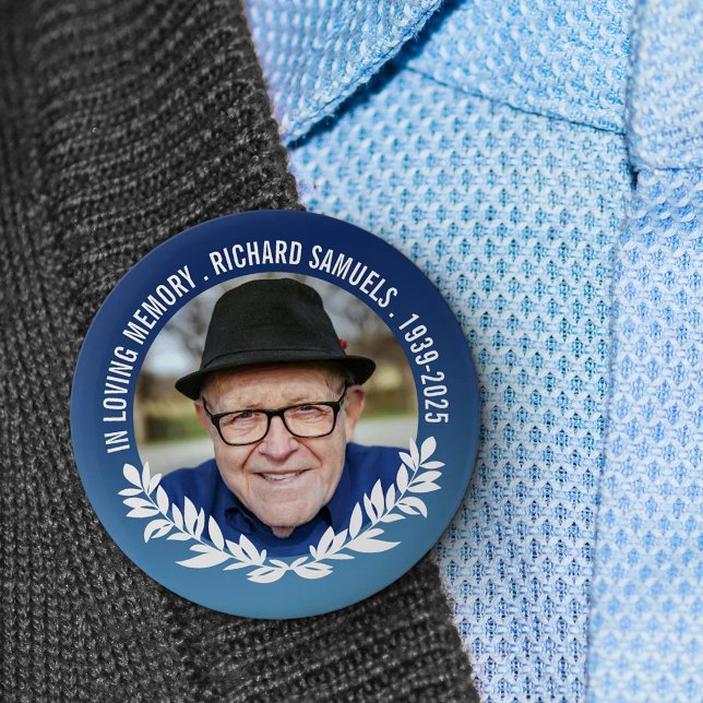 Tief blauer, weißer Halbschaden im Love Memory Fot Button (Von Creator hochgeladen)