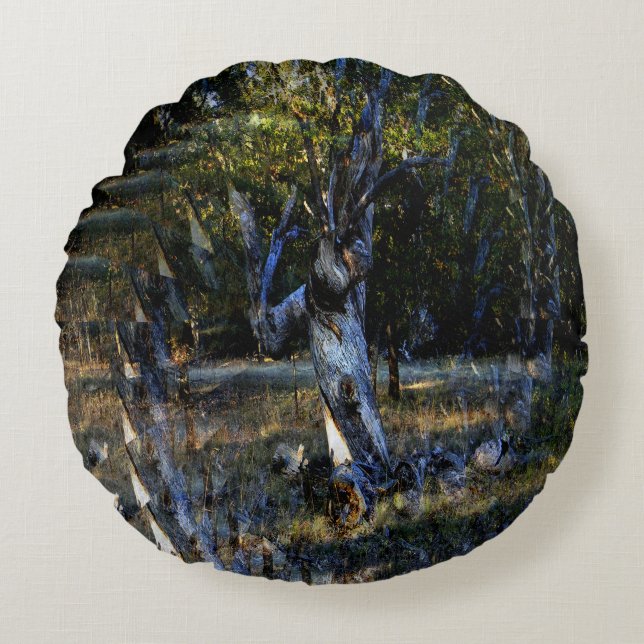 Tief im Wald......... Rundes Kissen (Vorderseite)
