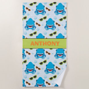 Tief in den Seehaifischen personalisiert Strandtuch