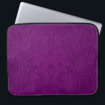 Tief Lila Blume aus Wildleder-Look Laptopschutzhülle<br><div class="desc">Elegant lila geprägtes Retro-Blumendesign Wildleder-Look.Dies ist ein Bild von Leder und nicht real oder Fake Leder und geprägt Look ist Fotoshop-Effekt.</div>