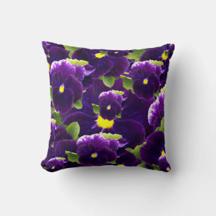 Tief Lila Pansy-Cluster: Majestic Beauty Kissen