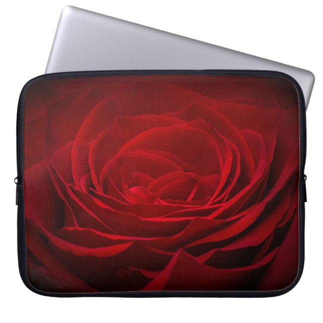 Tief rote Rose auf schwarz Laptopschutzhülle (Vorderseite)