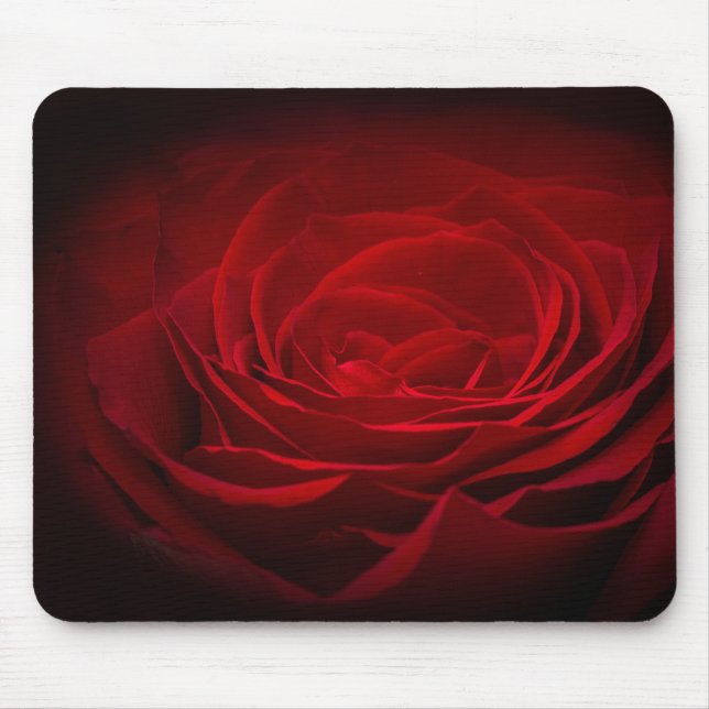 Tief rote Rose auf schwarz Mousepad (Vorne)