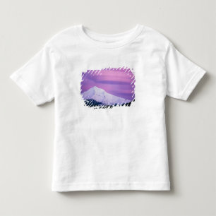 Tief violette Wolken umgeben den Mount Hood, in Kleinkind T-shirt