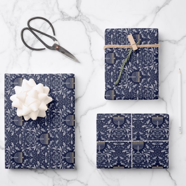 Tiefblaue Menora im William-Morris-Muster Geschenkpapier Set (Vorderseite)